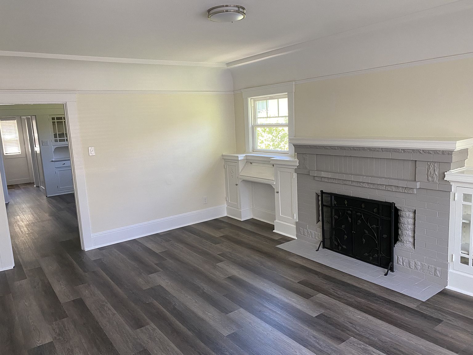 1867 2nd St photo 3
