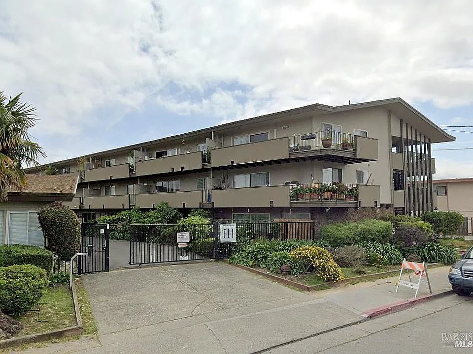 2BR/2BA Condo on Canal St · San Rafael photo 4