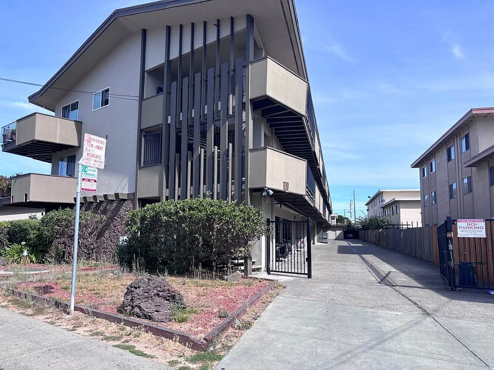 2BR/2BA Condo on Canal St · San Rafael photo 2