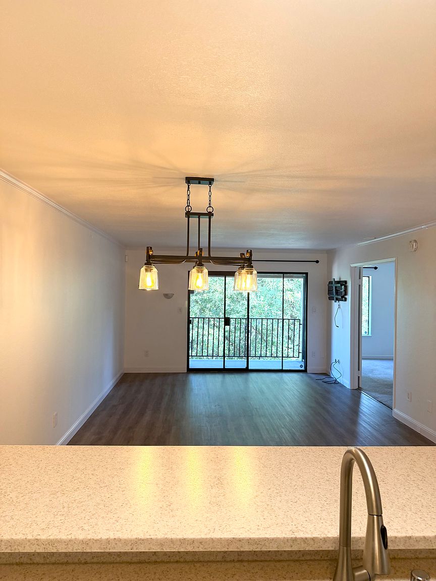 634 Via Casitas photo 4