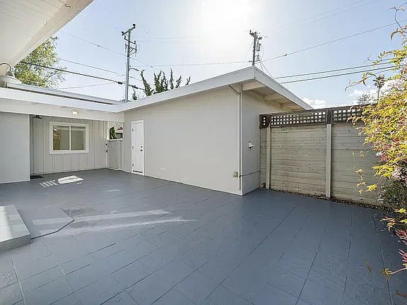 2 Somerset Ln photo 5