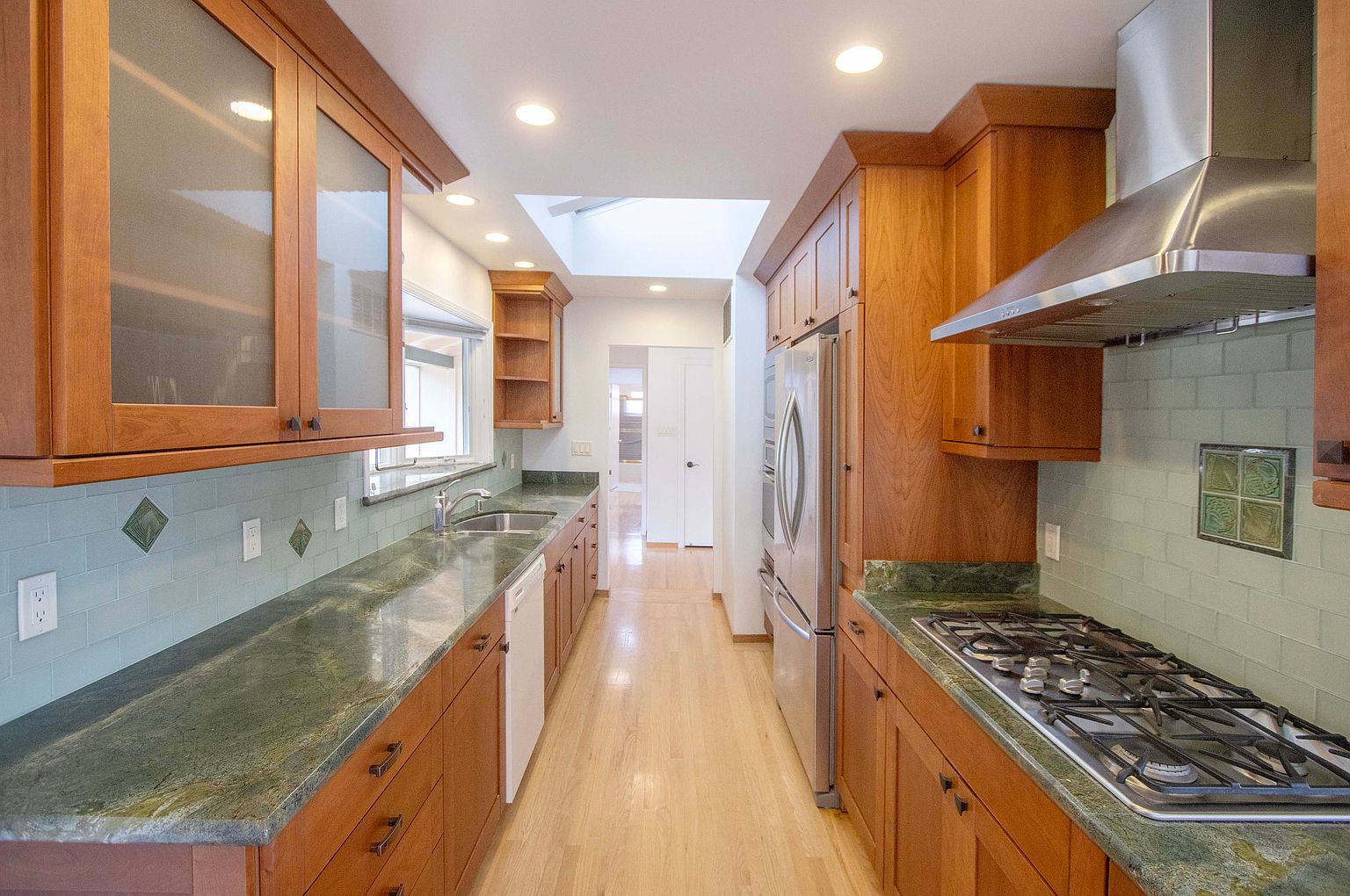 8 Azalea Dr photo 3