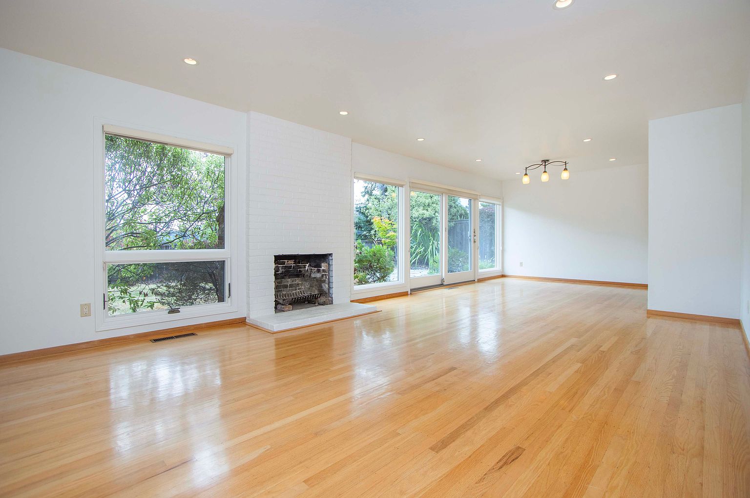 8 Azalea Dr photo 2