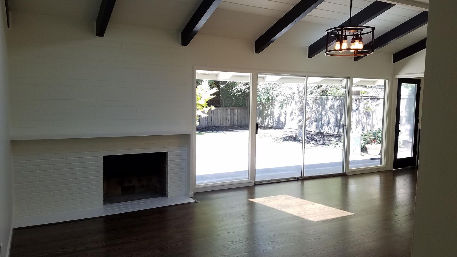 185 Blackfield Dr photo 3