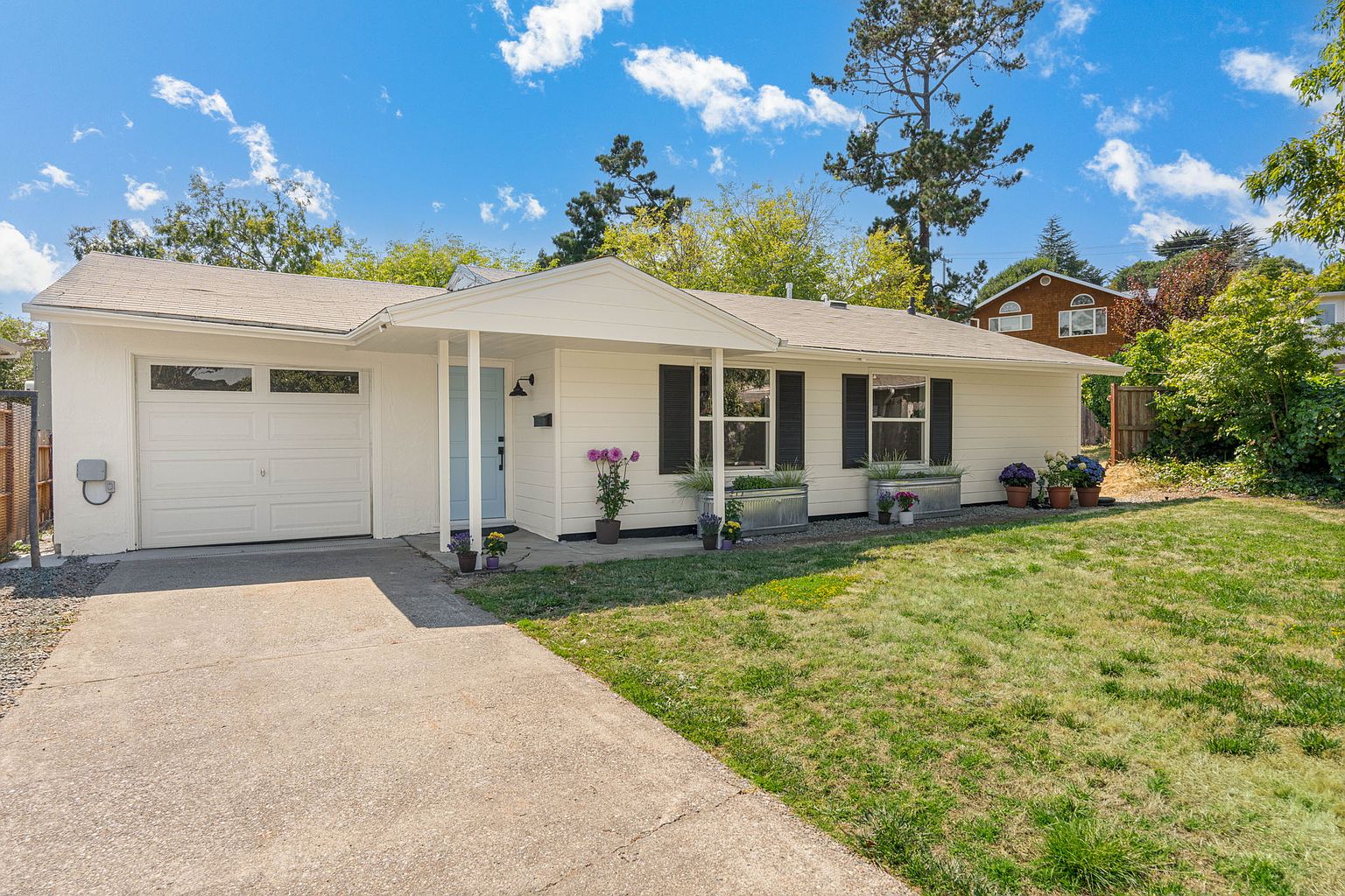 45 Pamela Ct photo 3