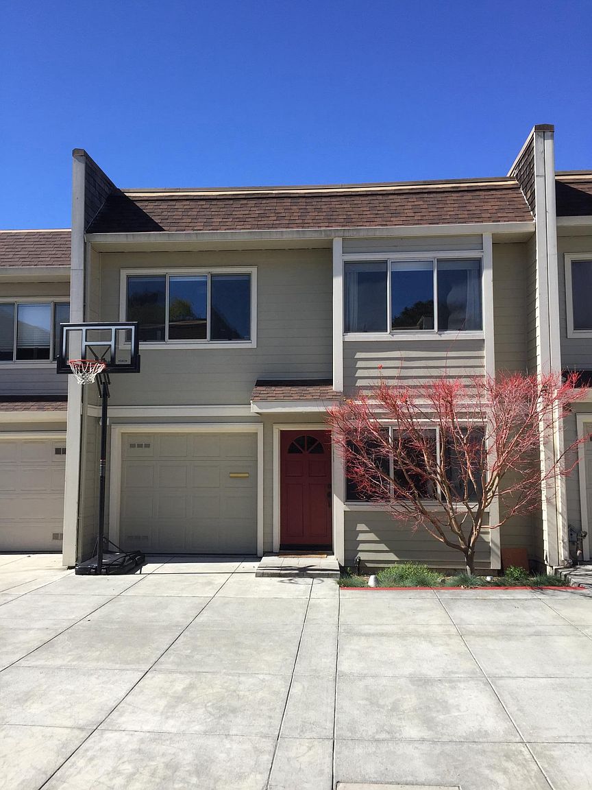 53 Prince Royal Dr photo 3