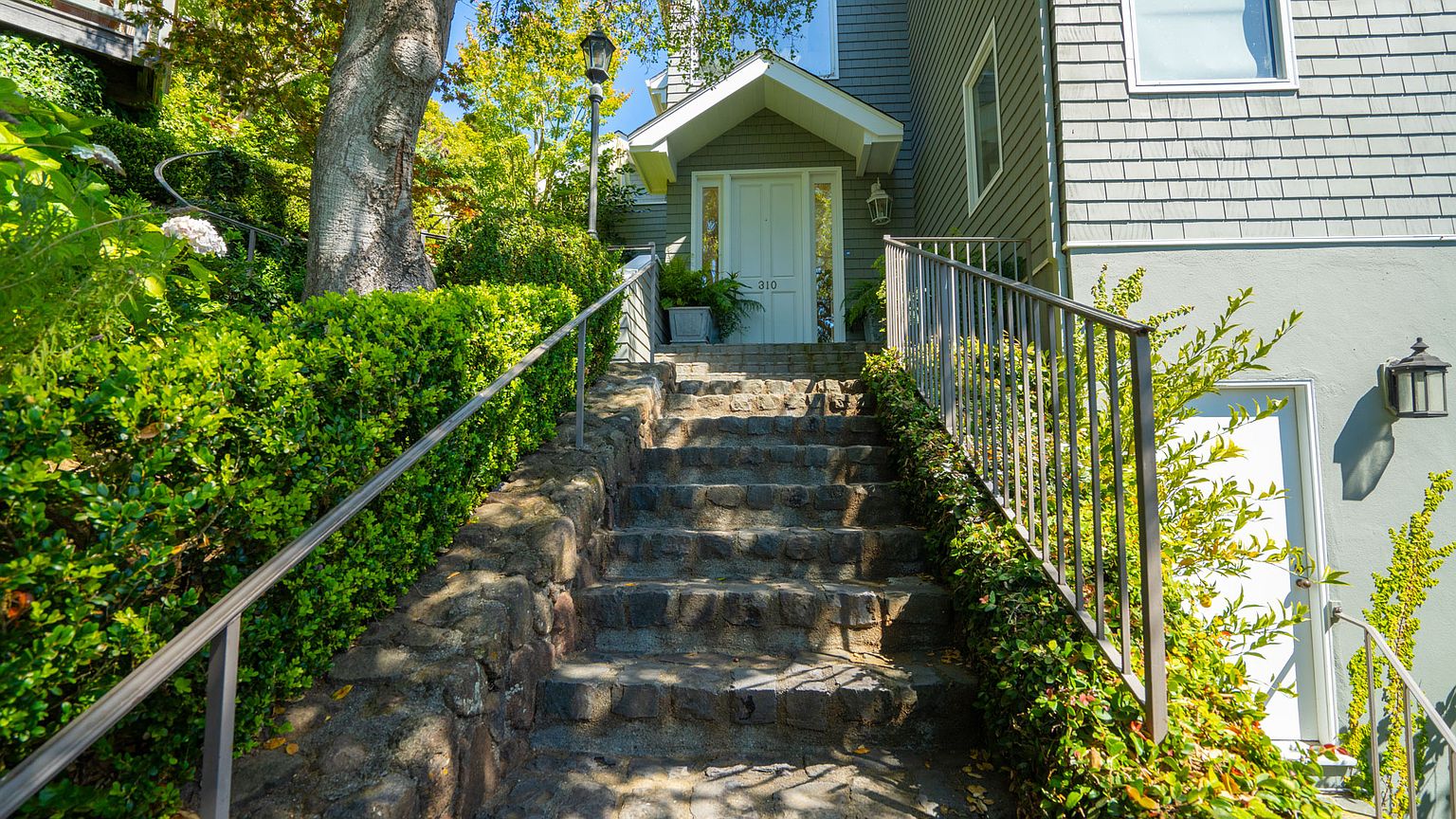 310 Belvedere Ave photo 2