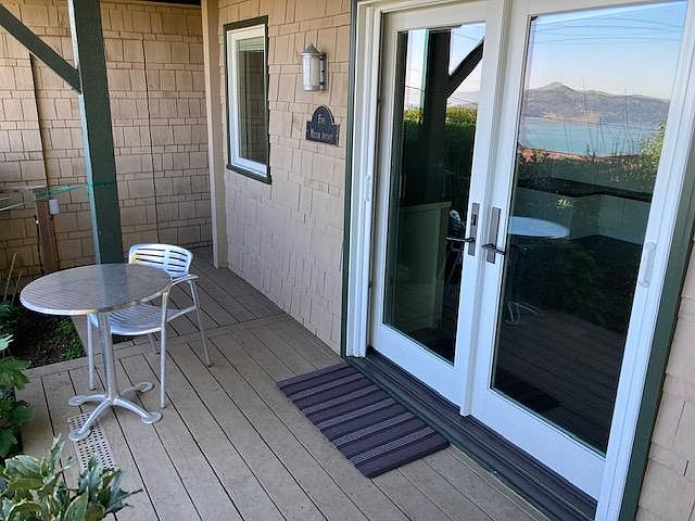 5 Miller Ave photo 3