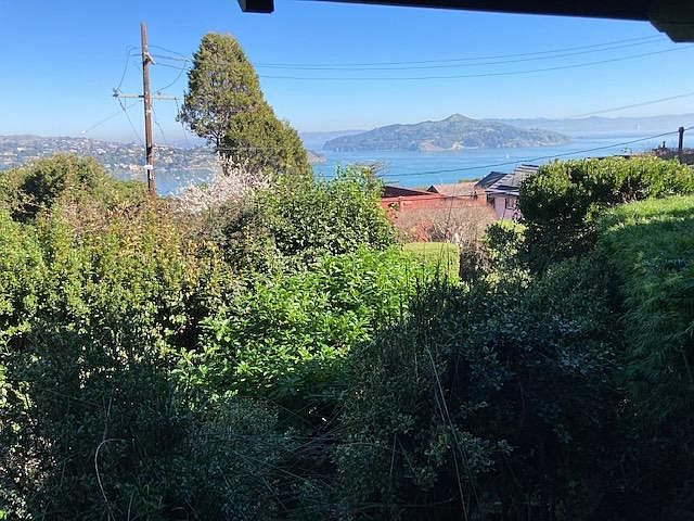 5 Miller Ave photo 2