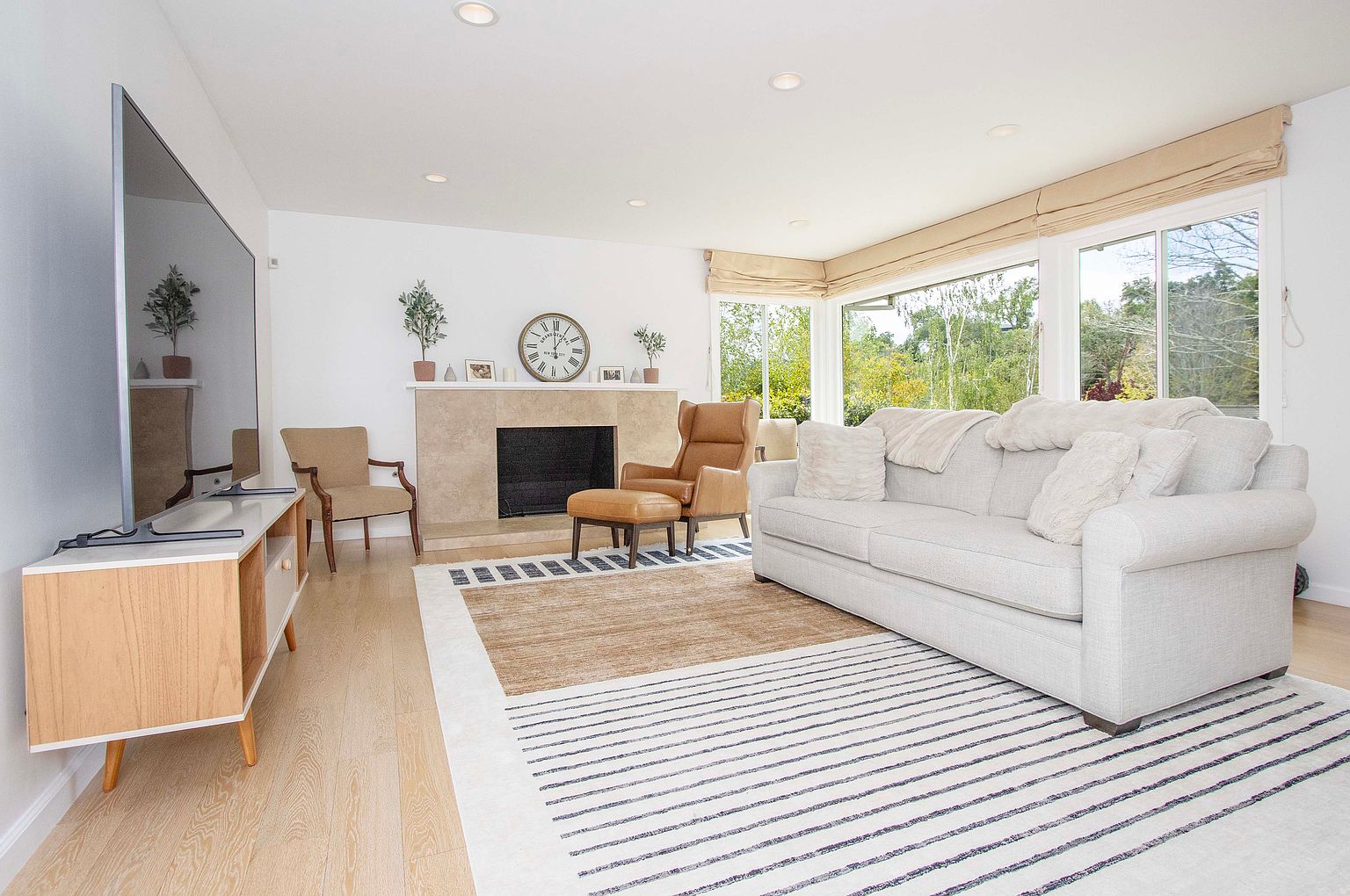 Stellar Location in Flats of Kentfield photo 3