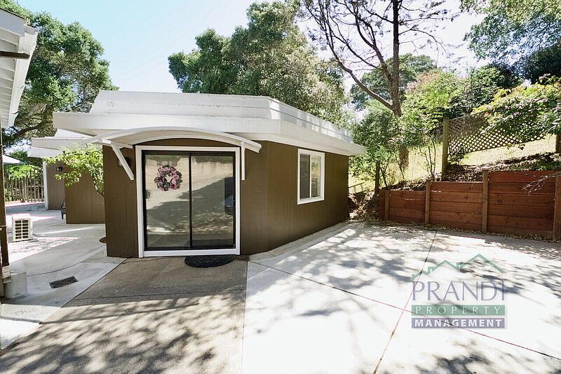 137 Maestro Rd Novato, CA 94947 photo 2