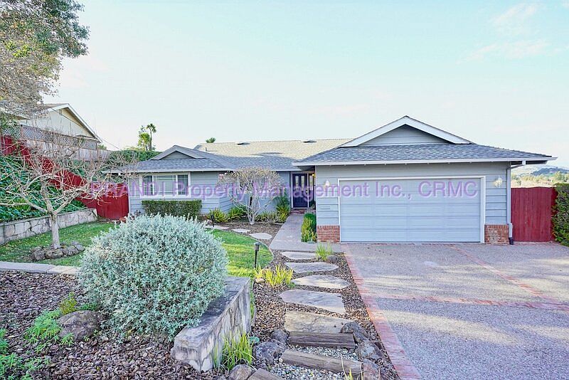110 Kaden Dr photo 3