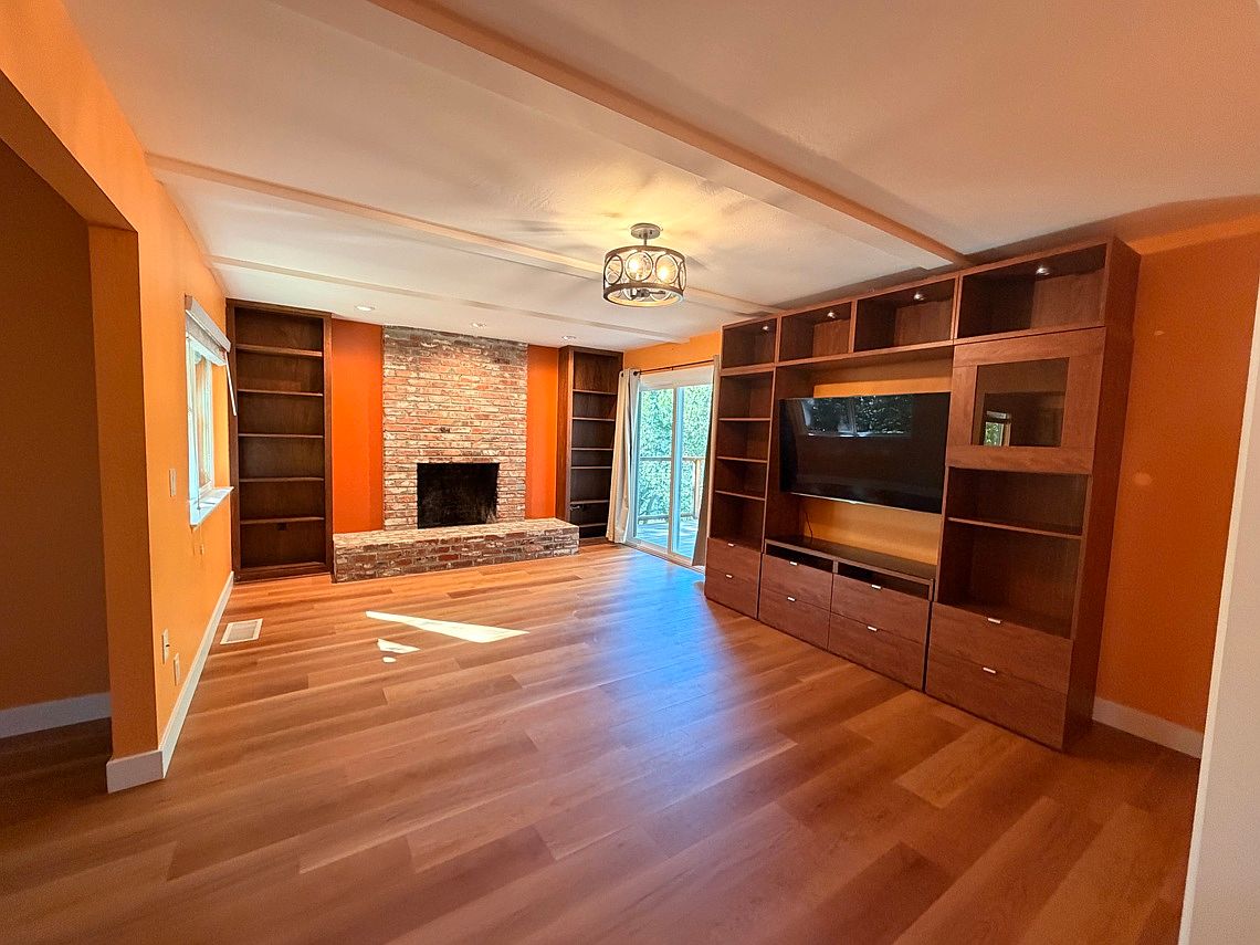15 Tilden Dr photo 2