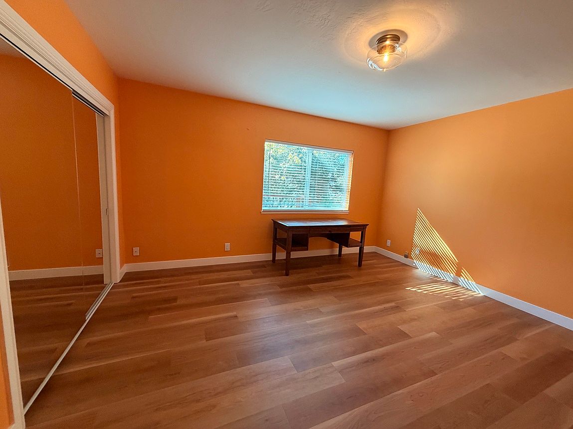 15 Tilden Dr photo 3