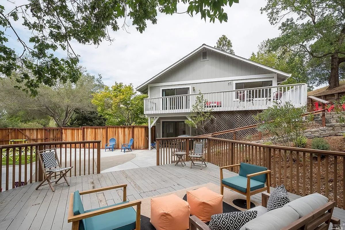 101 Brown Dr photo 5