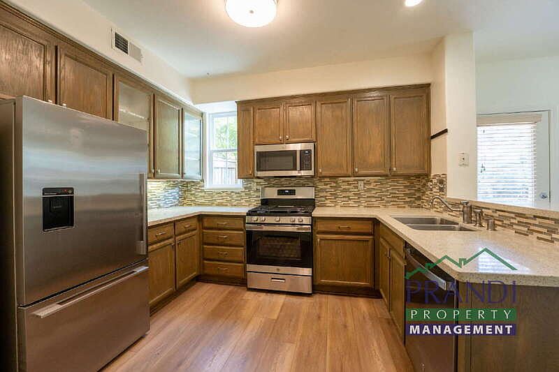 82 Arnold Dr photo 2