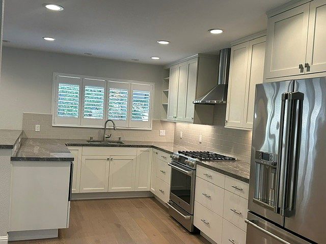 15 Thunderbird Dr photo 3