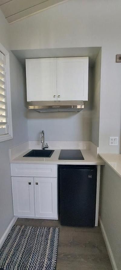 251 Cobblestone Dr photo 4