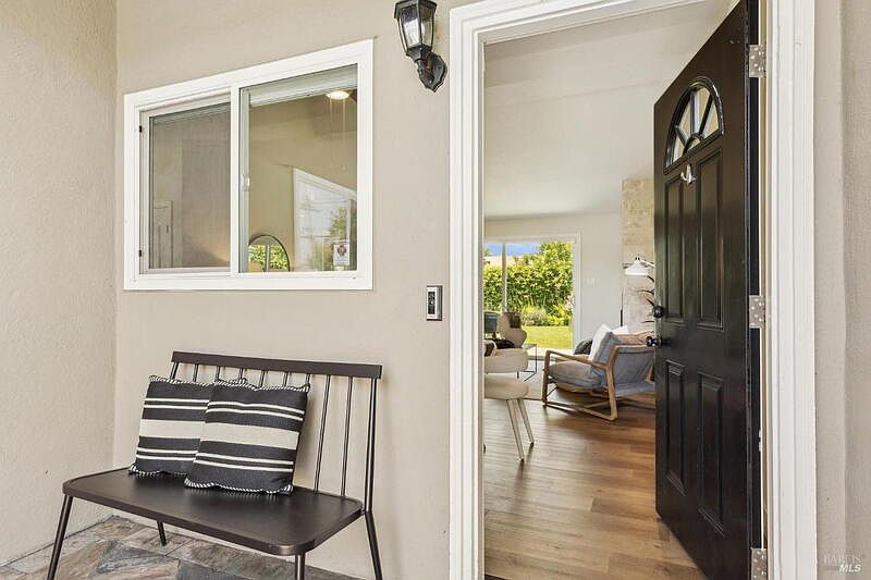 53 Labrea Way photo 5