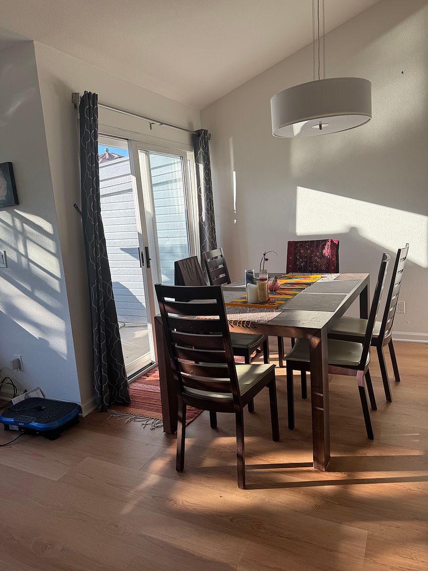 2BR/1BA Apartment on Mariners Cir · San Rafael photo 4
