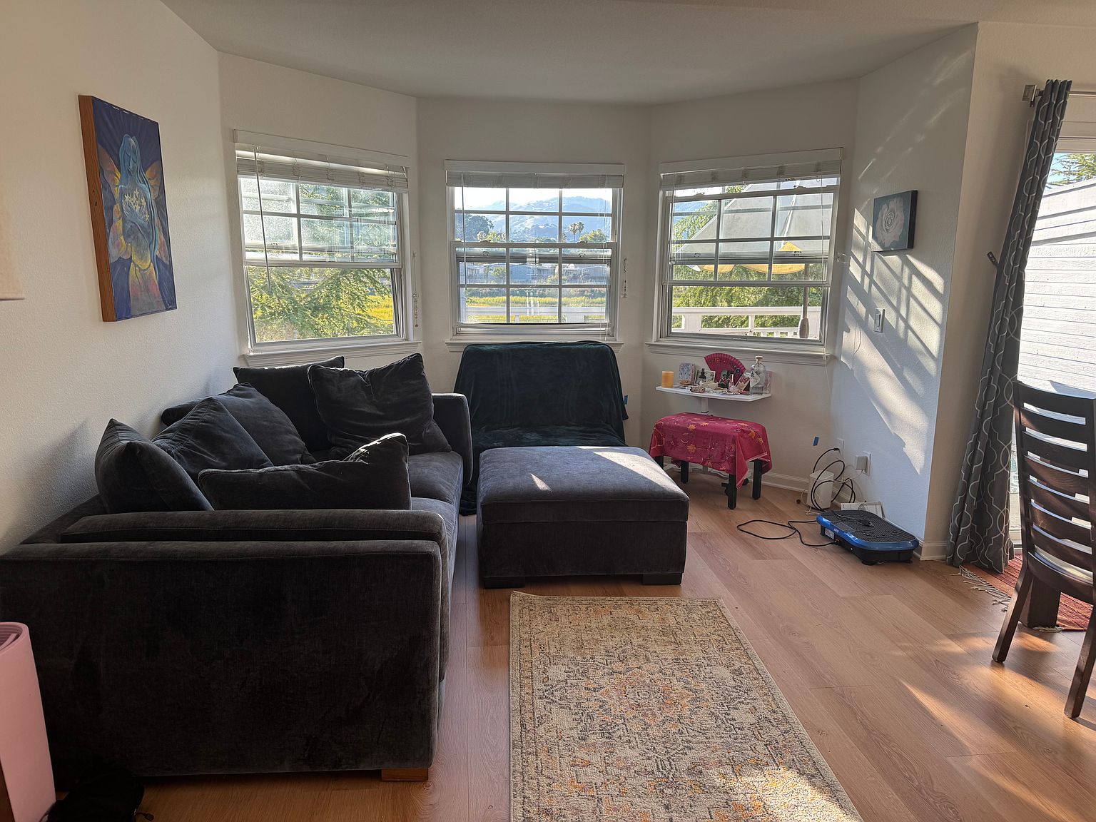 2BR/1BA Apartment on Mariners Cir · San Rafael photo 2