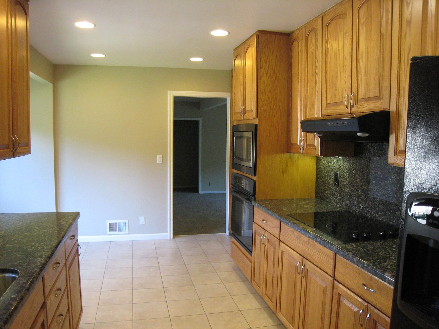 63 Robinhood Dr photo 4