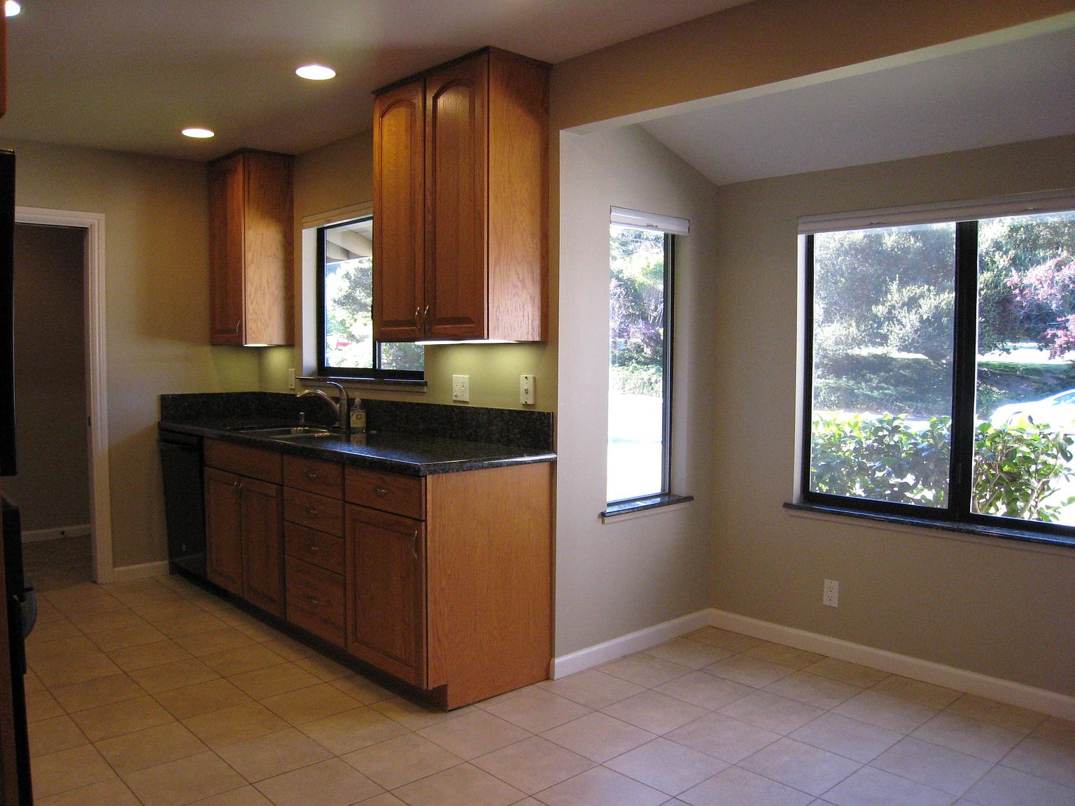 63 Robinhood Dr photo 5