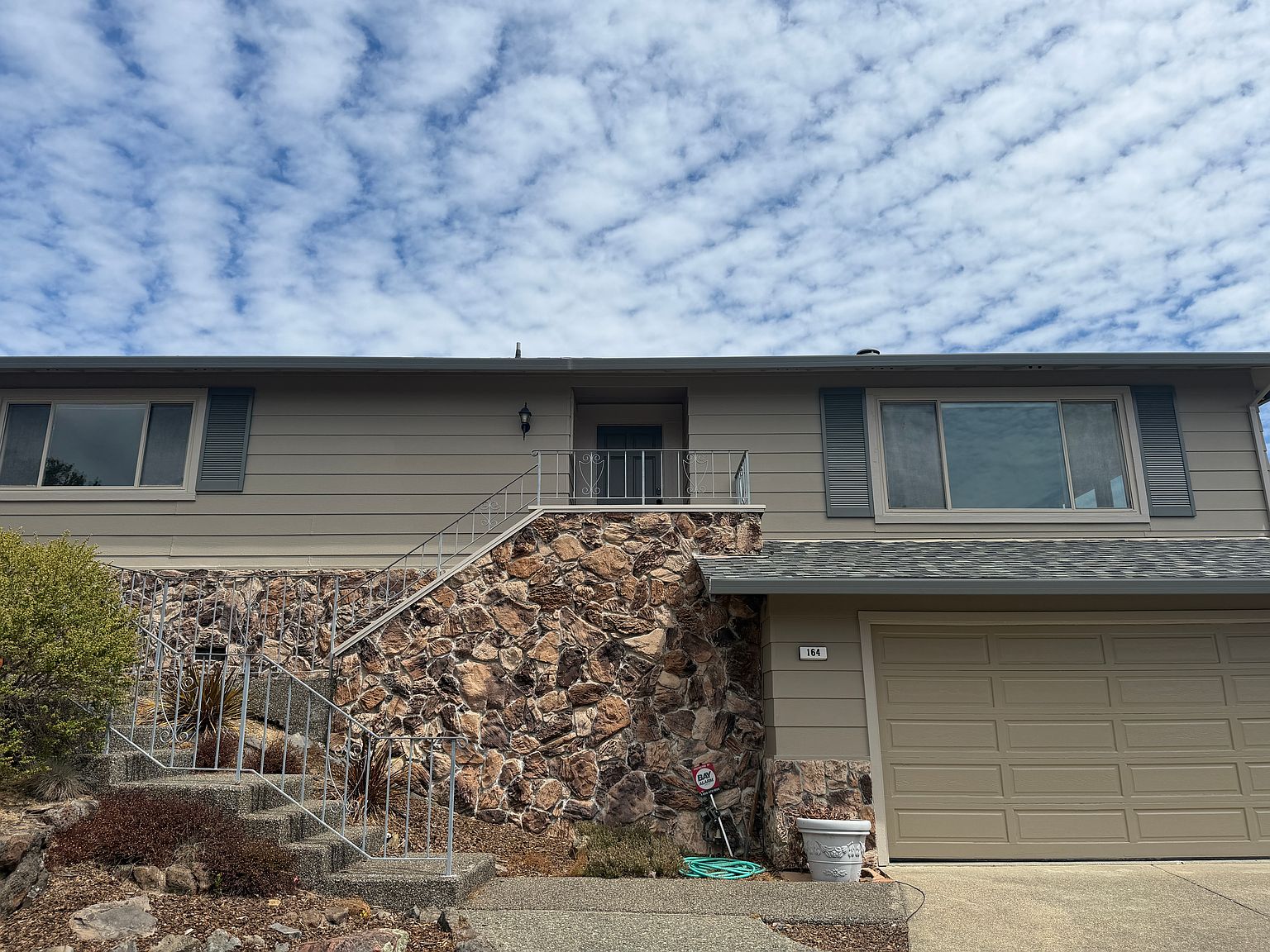 164 McNear Dr photo 2