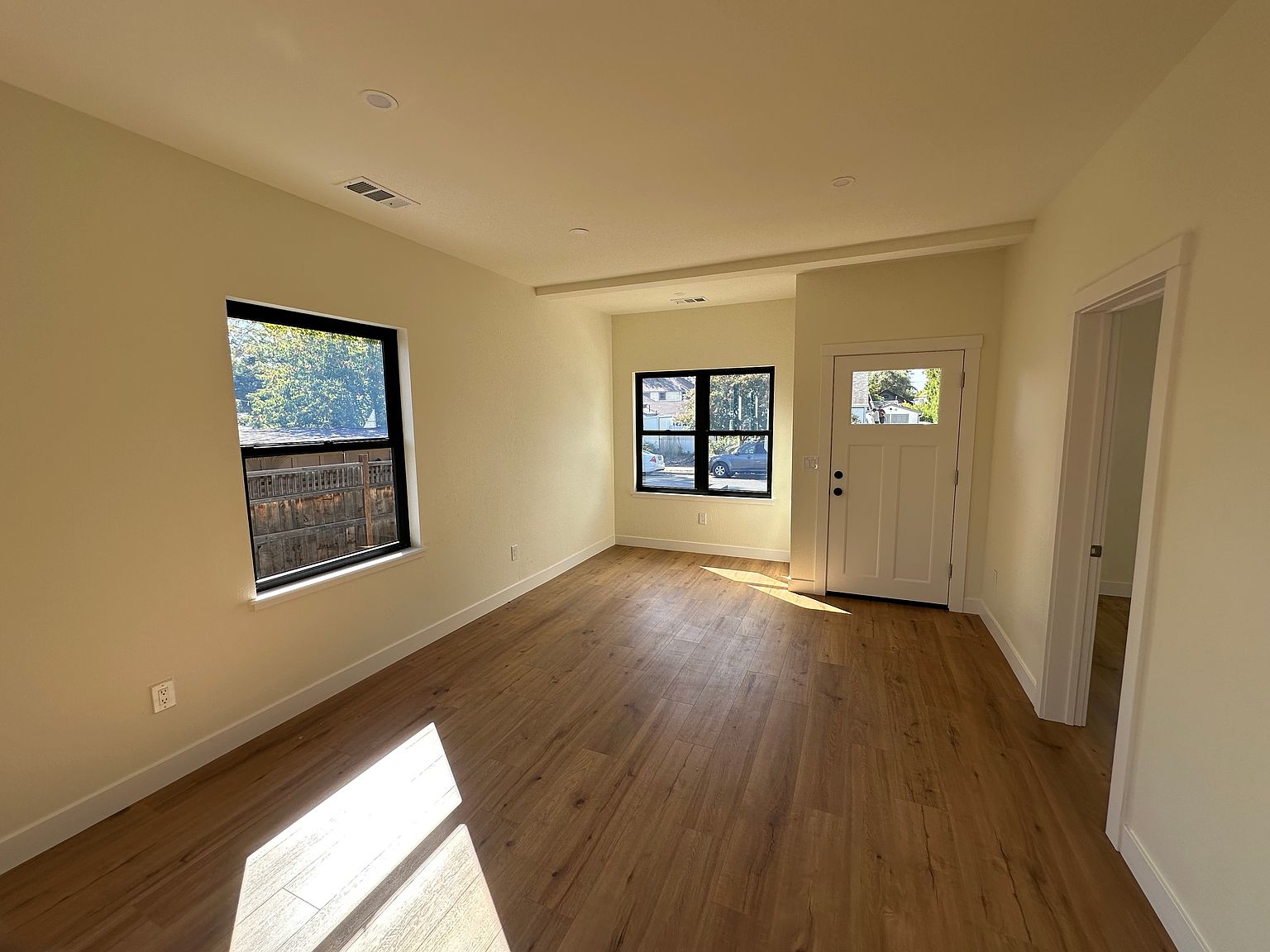 1518 H St photo 4