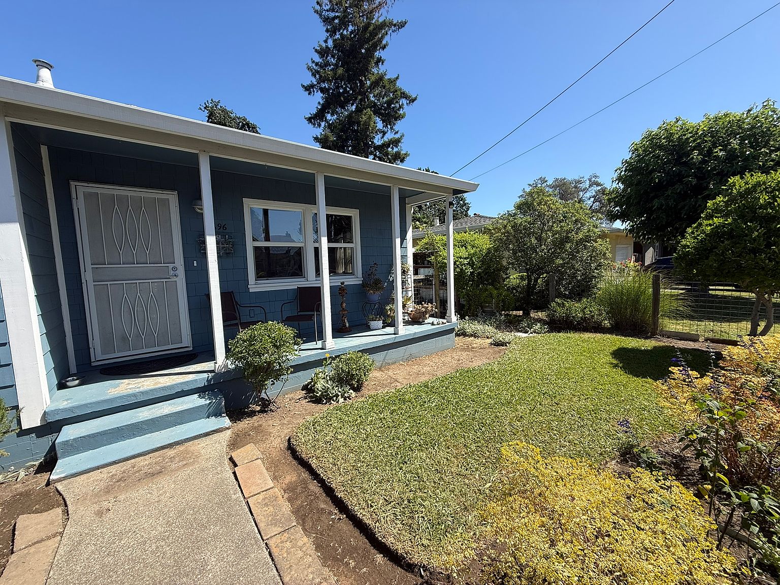 1696 F St photo 2
