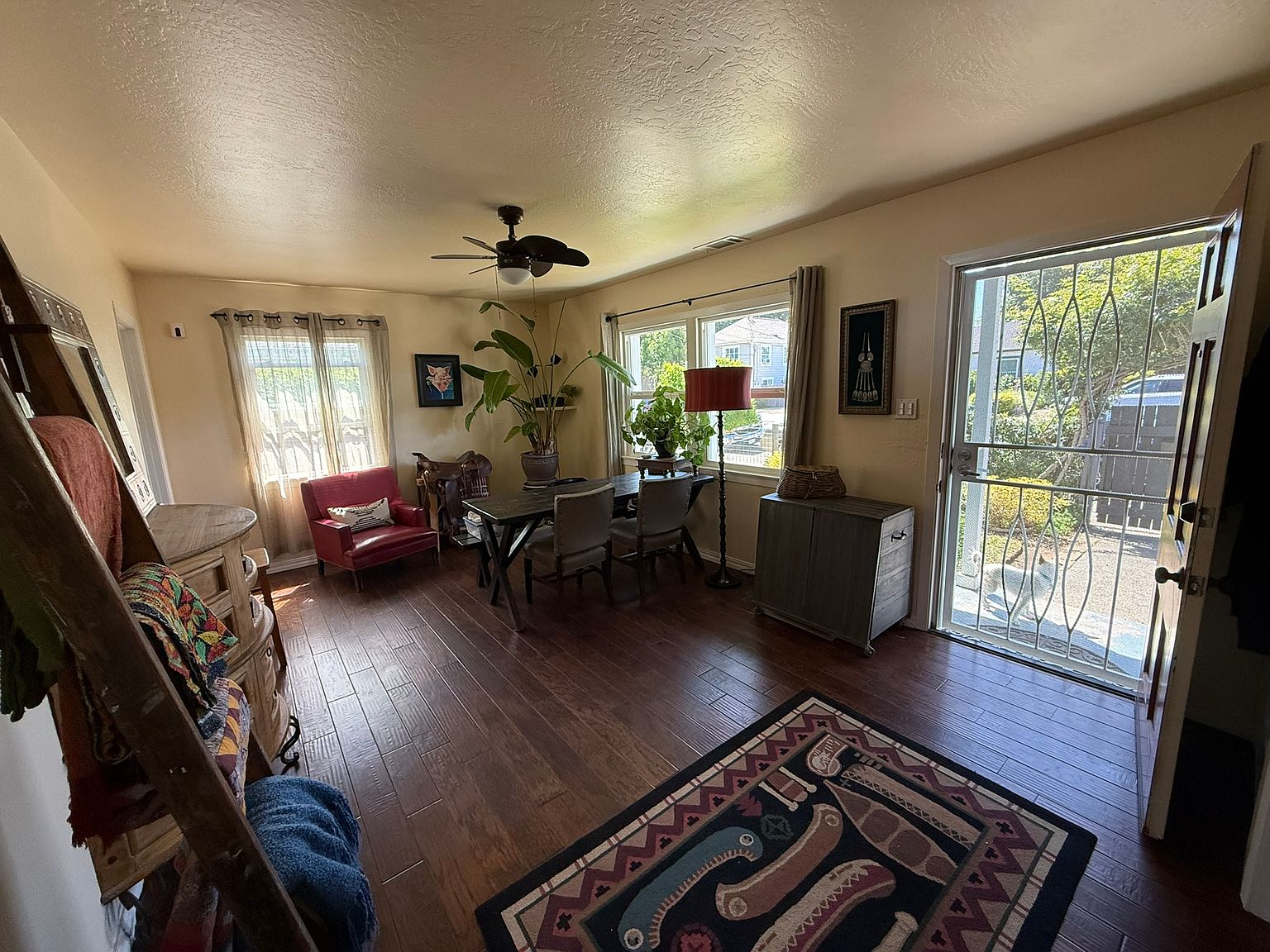 1696 F St photo 4