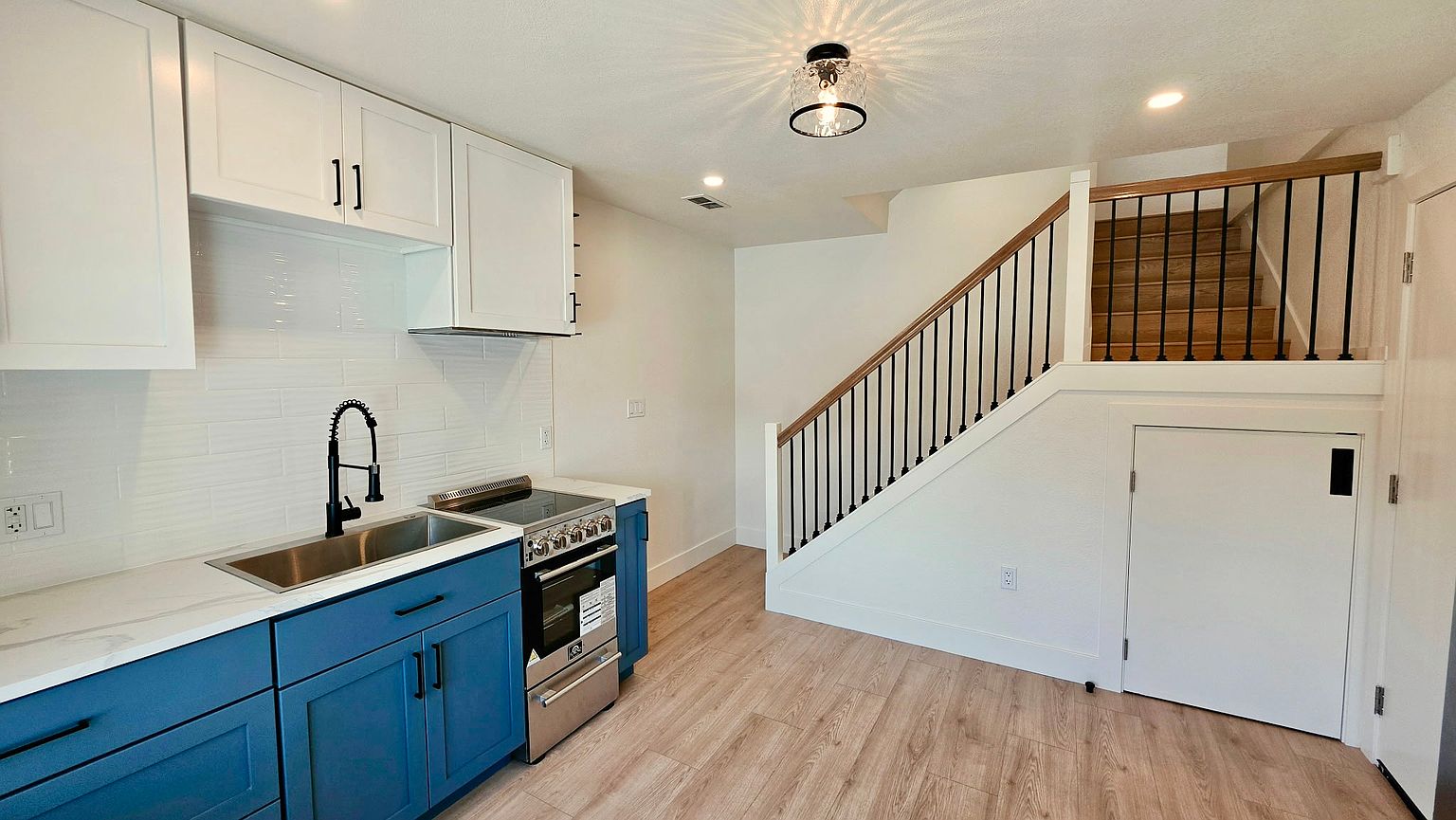 19 Bellevue Ave photo 2