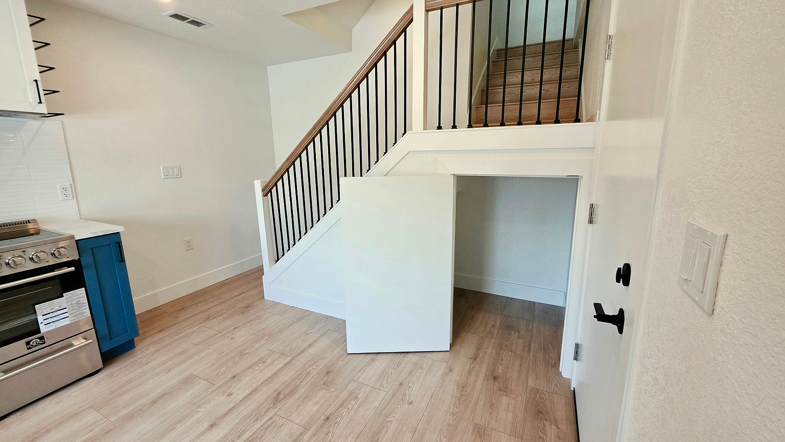 19 Bellevue Ave photo 4