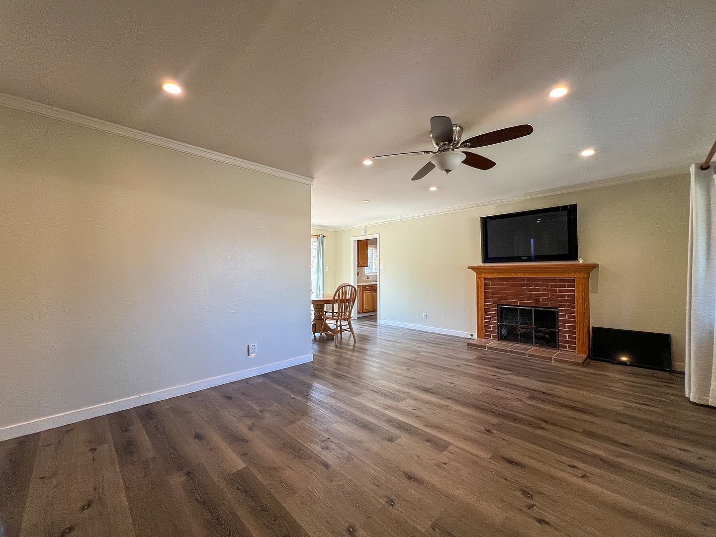 3BR/1BA Single Family House on Webber St · Napa photo 4