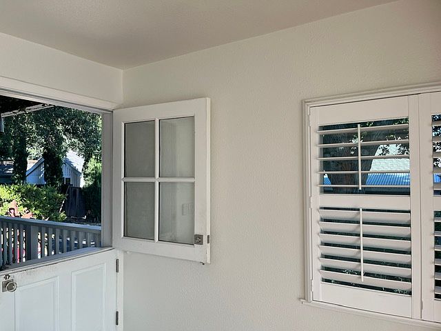 1101 Evans Ave photo 5
