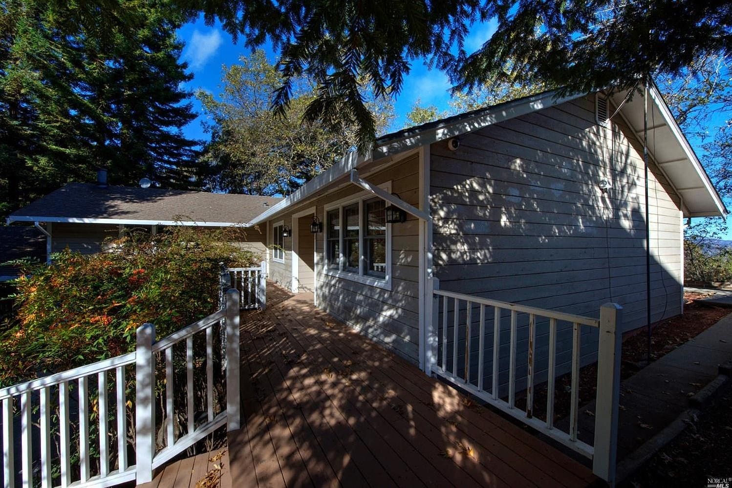 143 Ridgecrest Dr photo 3