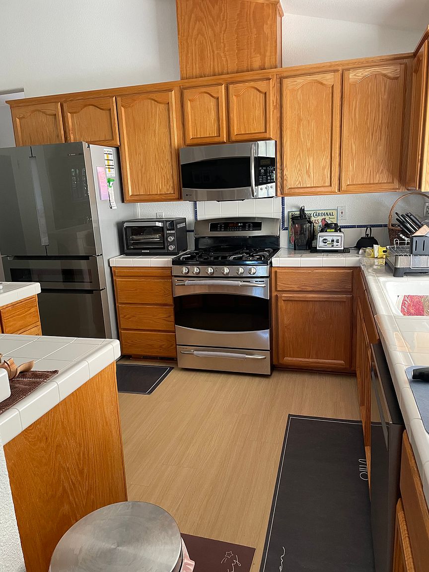 3 Edgefield Ct photo 4