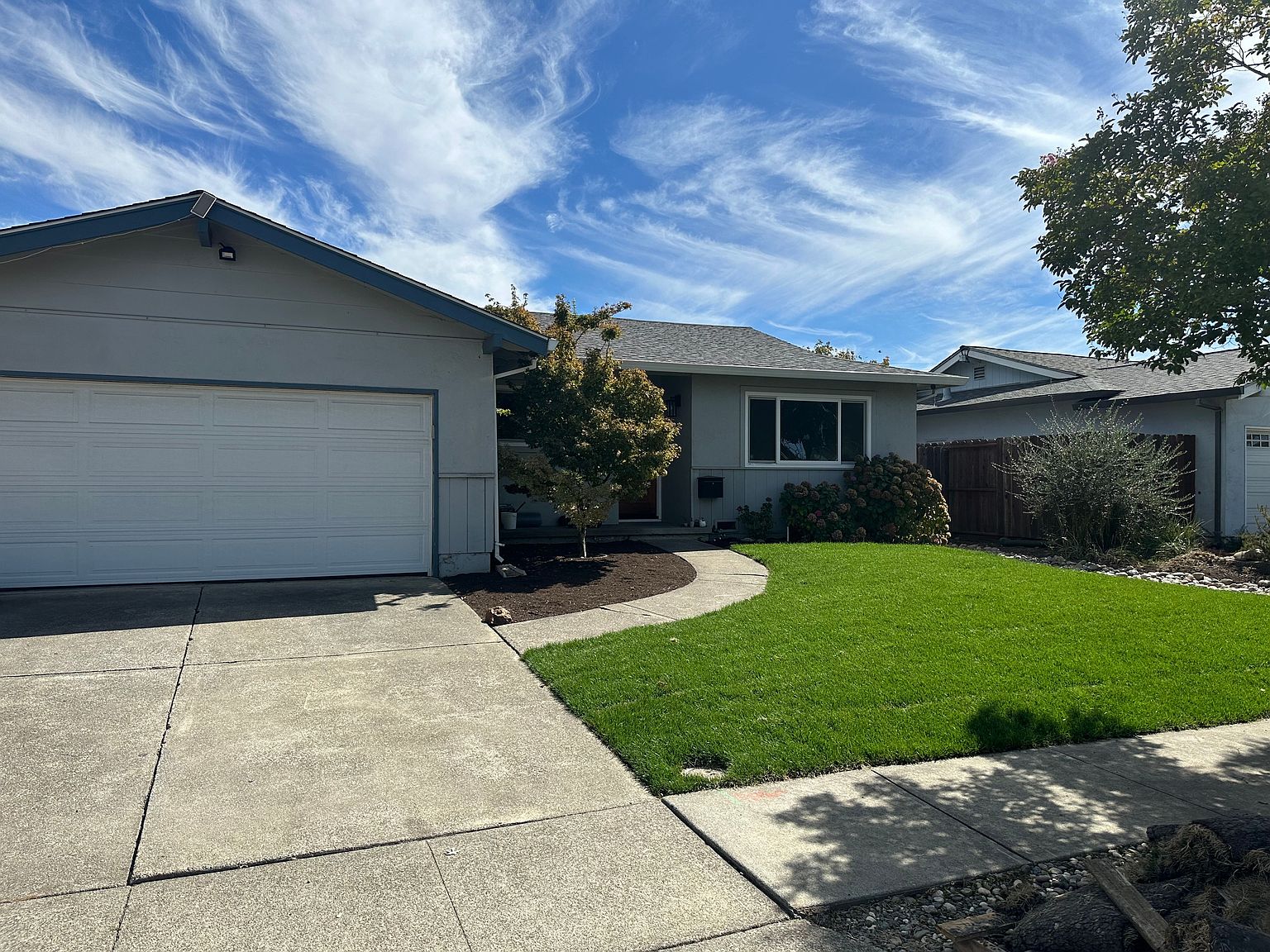 1641 Arcadia Ct photo 2