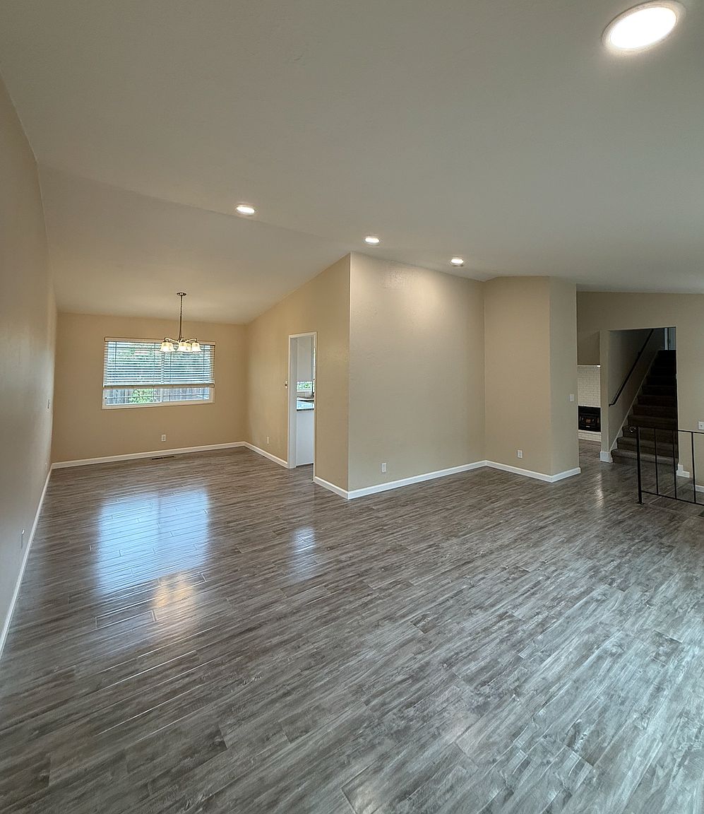 3368 Linda Mesa Way photo 4