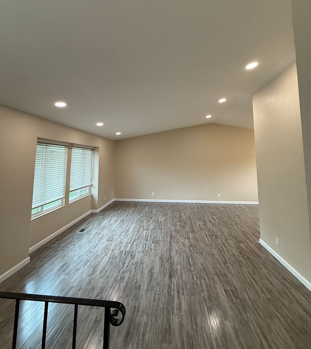 3368 Linda Mesa Way photo 2