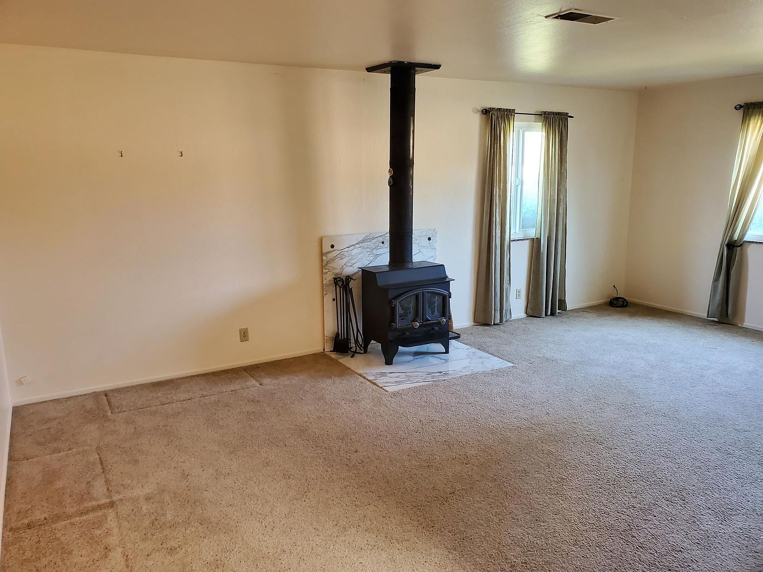 3217 Macbeth St photo 2