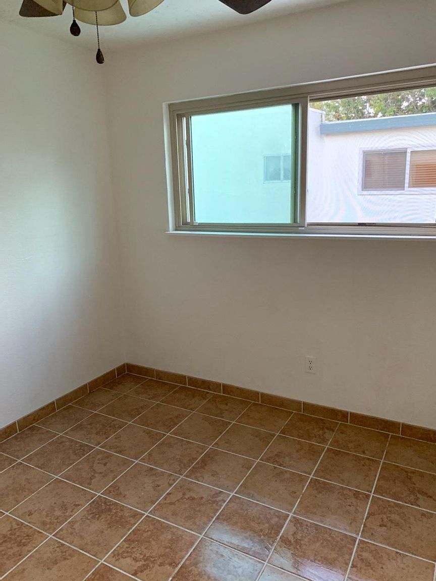 1120 Marina Dr photo 5