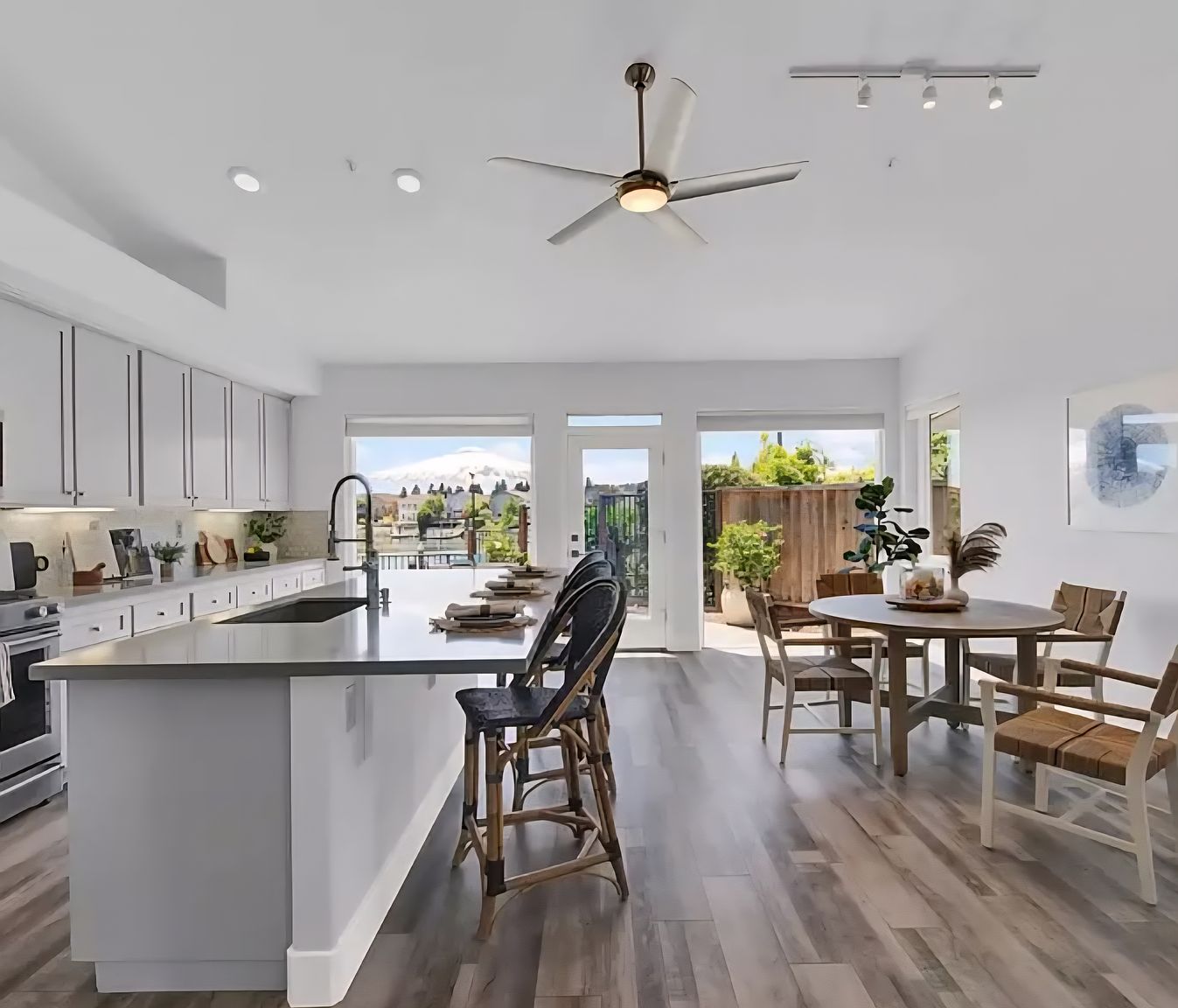 25 Sea Breeze Ct photo 5