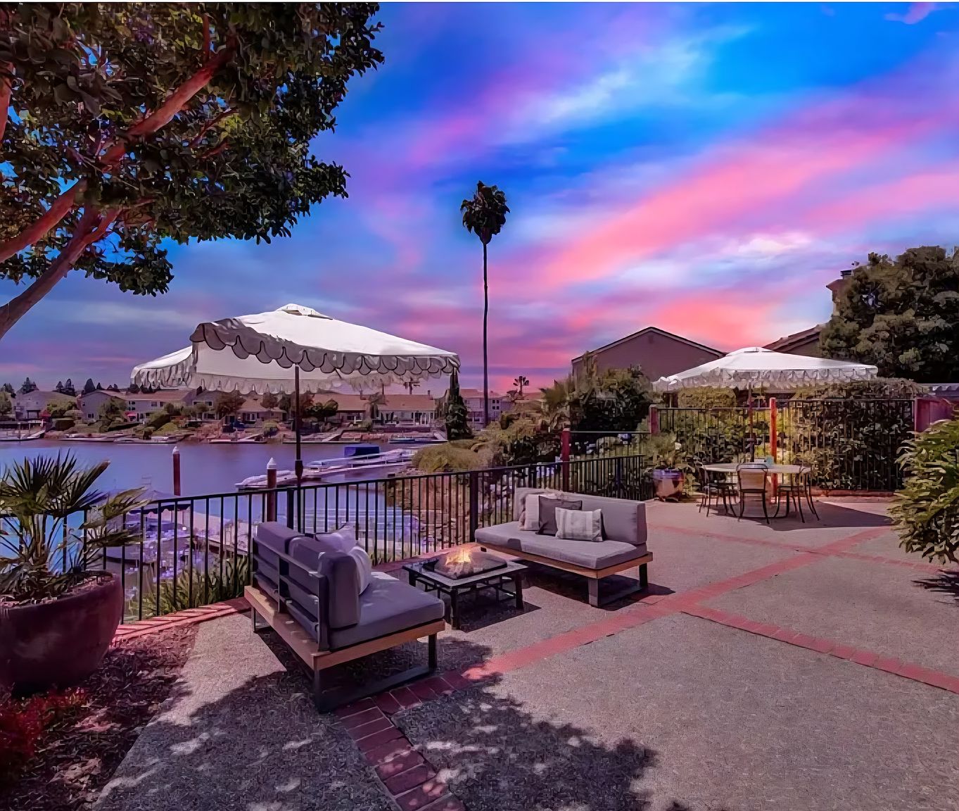 25 Sea Breeze Ct photo 4