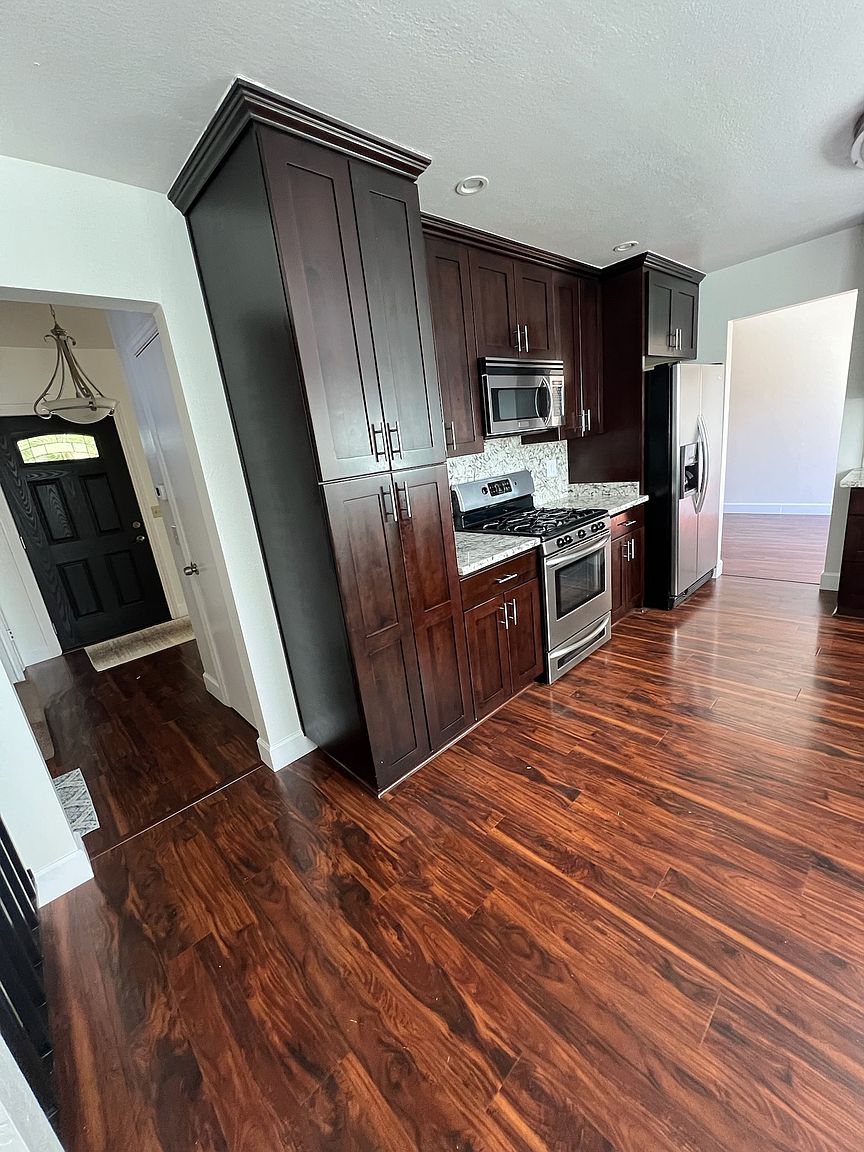 2473 Carriage Pl photo 4