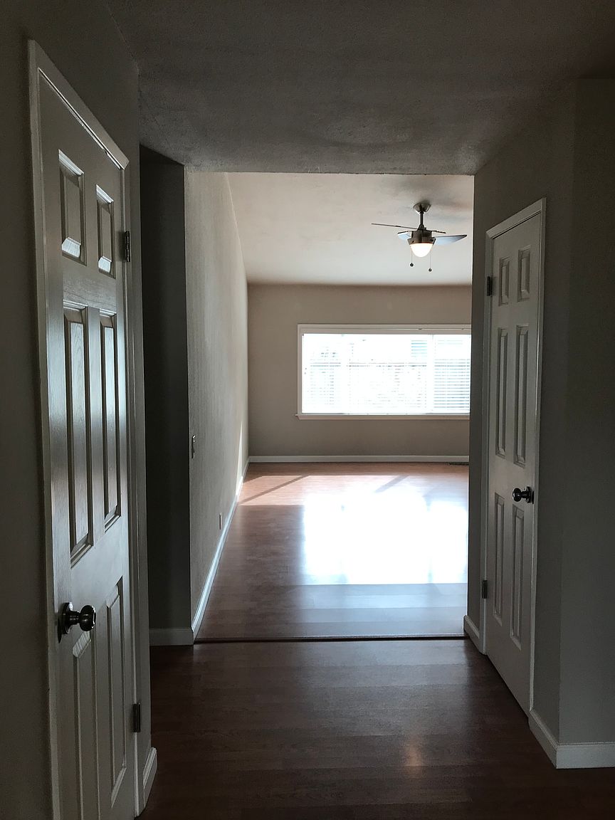 723 Joseph Ct photo 2