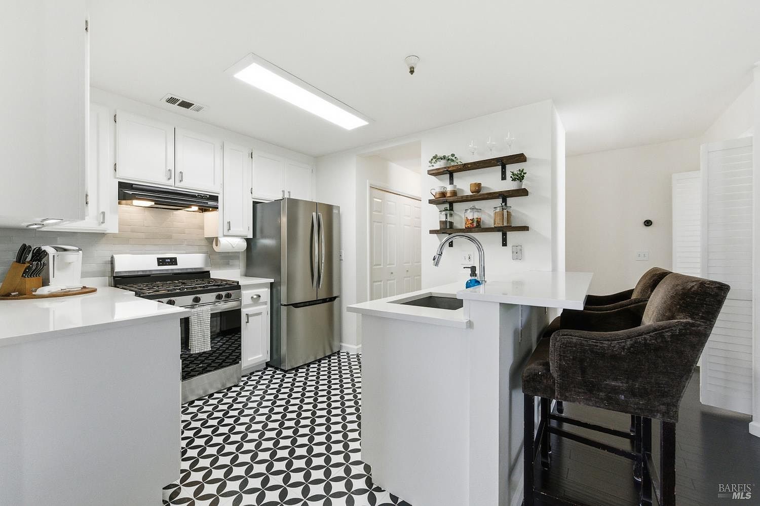 750 William Ct photo 2