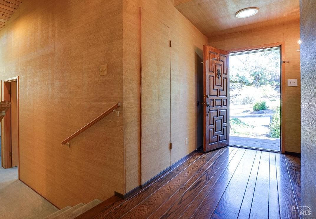 3 Oak Grove Way photo 3