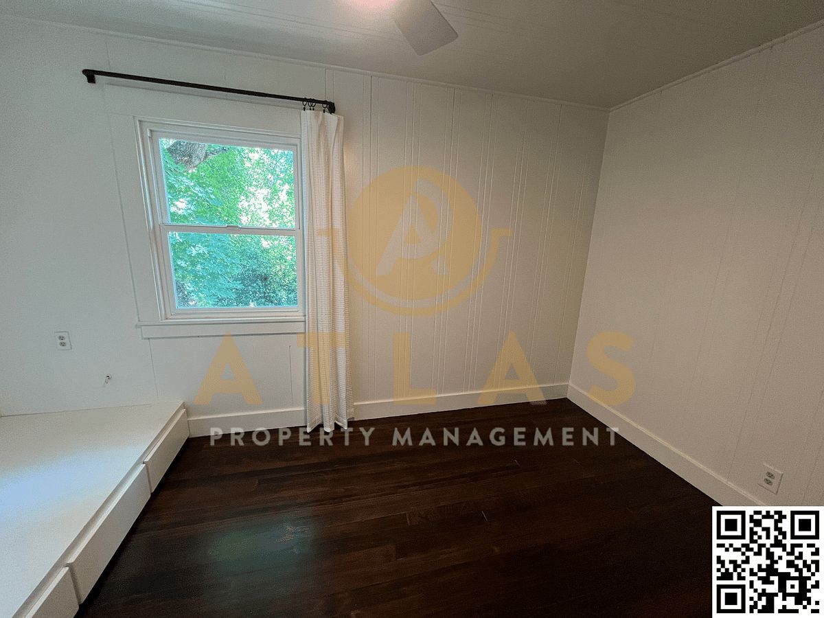 1064 Berry Ln photo 4