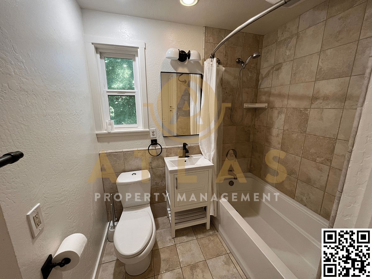 1064 Berry Ln photo 5